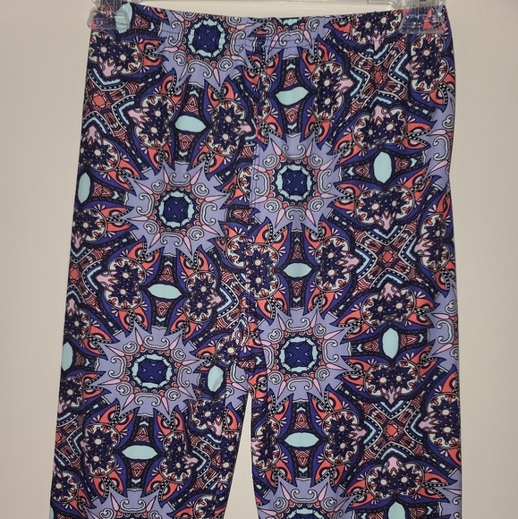 Purple leggings with unique design - Picture 4 of 4